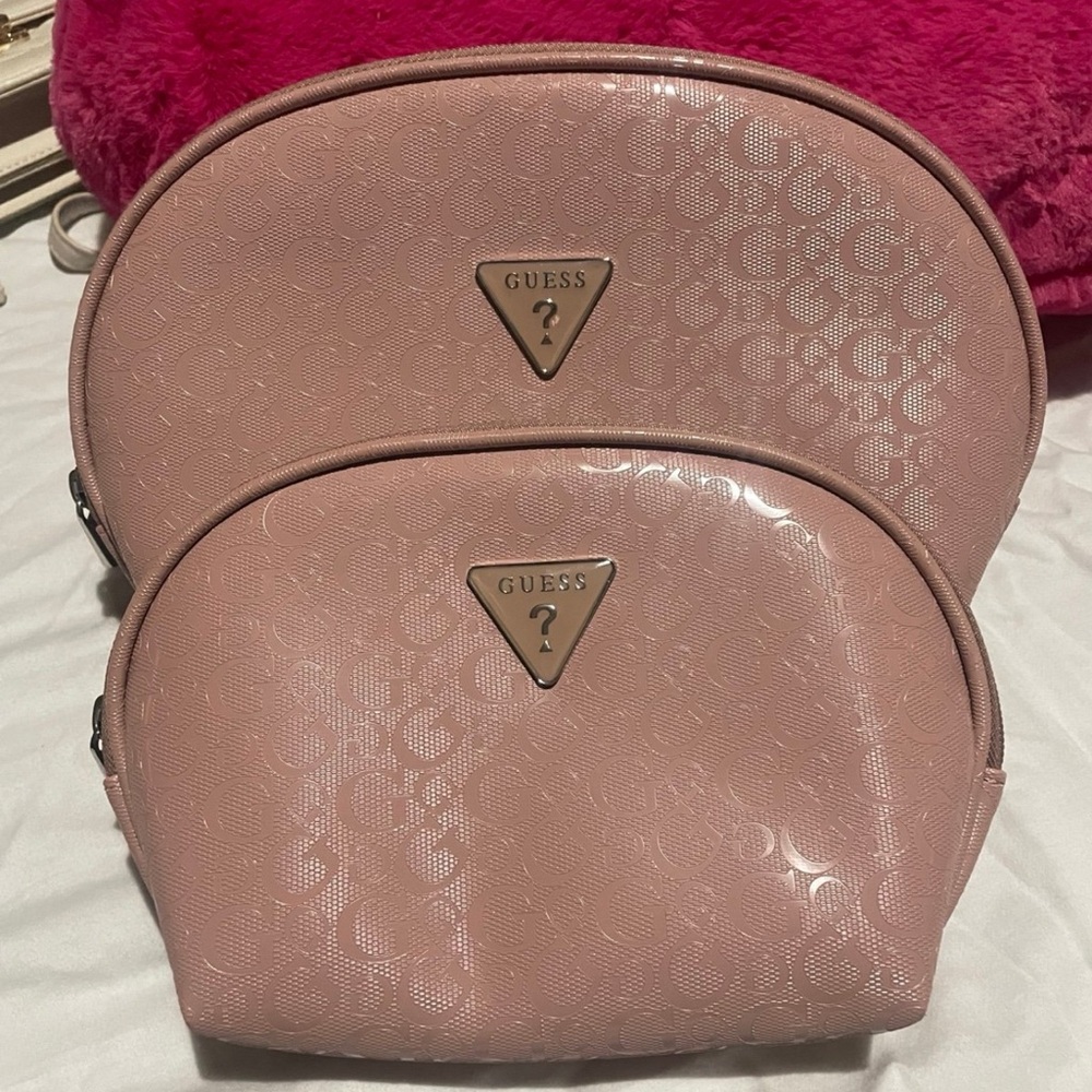 Guess cosmetic bag set